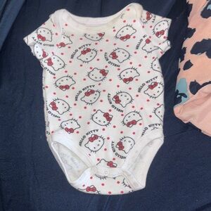Hello Kitty White & Red Infant One-Piece Bodysuit